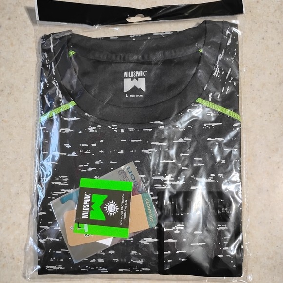 NWT- Wildspark Men's Reflective Black Performance Shirt - Picture 1 of 4
